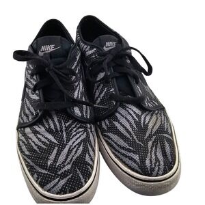 nike toki low txt black